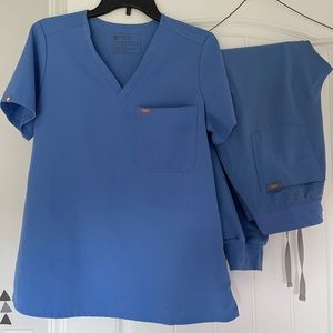 FIGS womens scrub set
